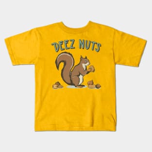 Squirrel going nuts Kids T-Shirt